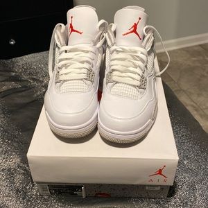 Air Jordan 4 retro, only worn once size 9